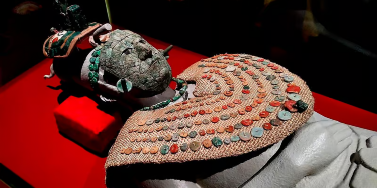 El Misterio de la Reina Roja Maya