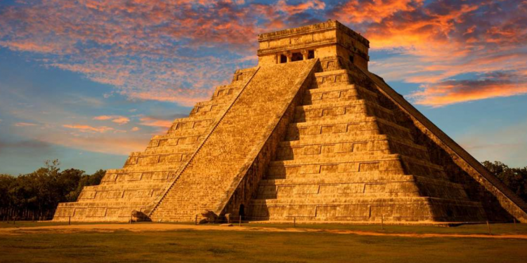 El Misterio de los 365 Escalones de Kukulkán: Un Viaje al Corazón de los Mayas