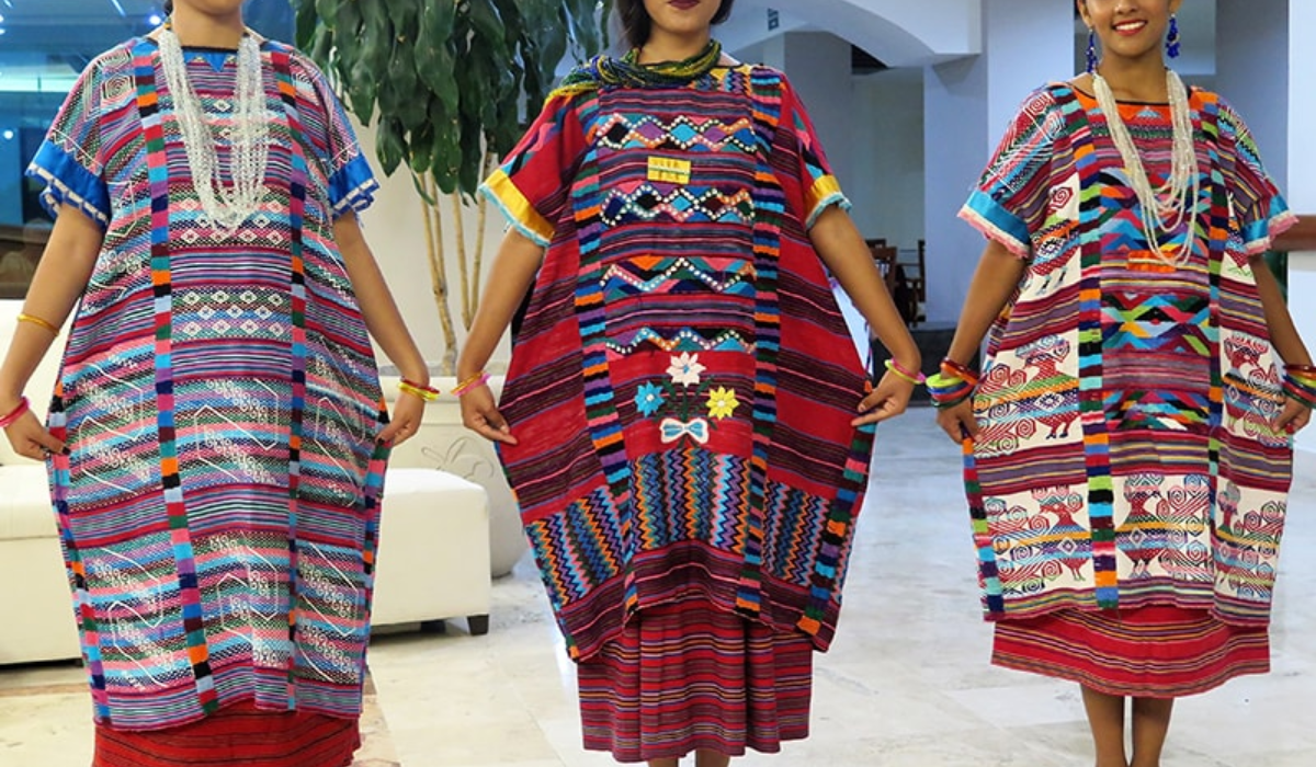 Huipiles y Faldas: Moda con Historia