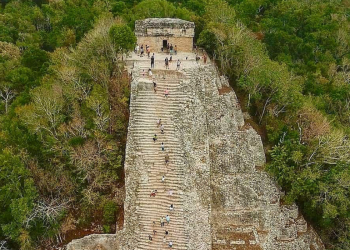 Descubre los Secretos de la Pirámide de Nohoch Mul